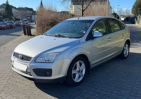 Ford Focus 1.6 16V Ghia