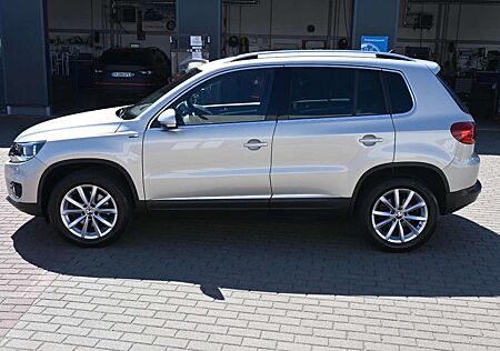 VW Tiguan Volkswagen 2.0 TDI Lounge Sport & Style 4Motion*AHK*