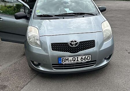 Toyota Yaris Executive