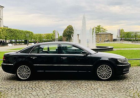 VW Phaeton Volkswagen V8 5-Sitzer 4Motion lang