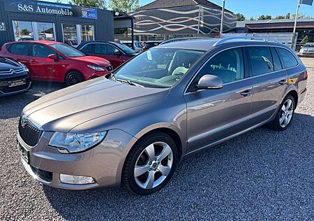 Skoda Superb Combi Elegance 4x4 *Navi*Alcantara*AHK*