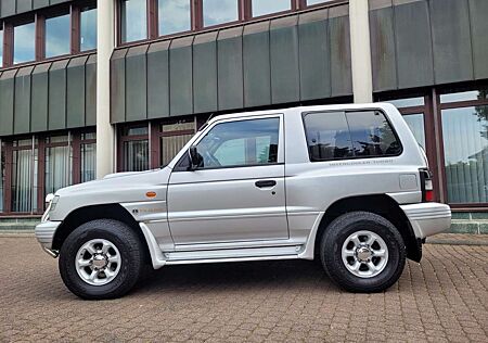 Mitsubishi Pajero 2.5 TD Classic Nur 151 Tkm-DPF-3 Tür.-AHK 2.8To