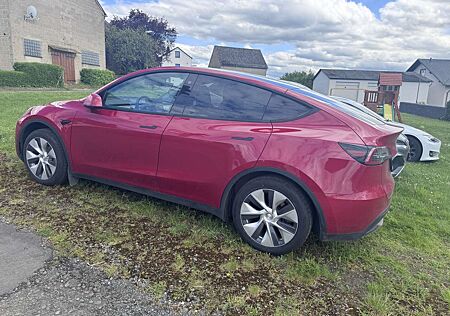 Tesla Model Y Long Range Dual Motor AWD + Performance Boost
