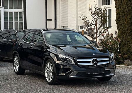 Mercedes-Benz GLA 200 *Navi*8-fach*Xenon*SHZ*