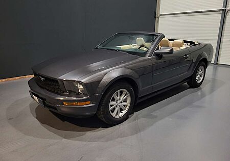 Ford Mustang 4.0 V6 Cabrio *Leder*