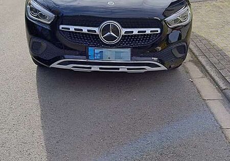 Mercedes-Benz GLA 200 7G-DCT Edition 2021
