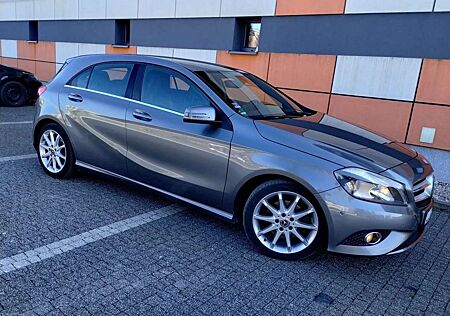 Mercedes-Benz A 200 A+200+CDI+(BlueEFFICIENCY)+7G-DCT