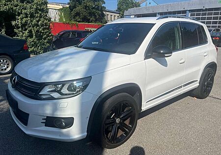 VW Tiguan Volkswagen Sport & Style BMT 4Motion*R-Line* Standh.