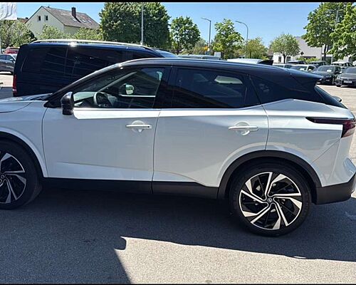 Nissan Qashqai Tekna+ Vollausstattung 4x4 HUD 8fach Bose Massage