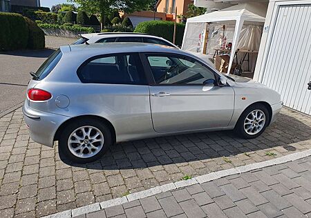 Alfa Romeo Alfa 6 1.9 JTD 16V Distinctive