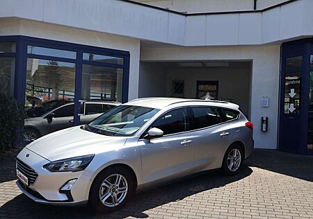 Ford Focus Cool & Connect