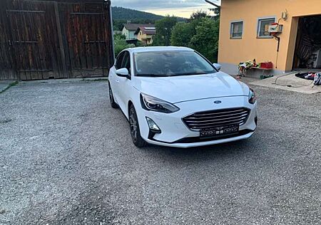 Ford Focus 1.0 EcoBoost Start-Stopp-System Titanium