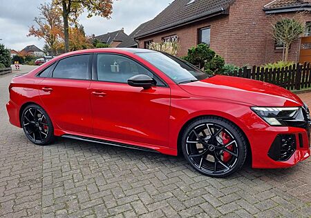 Audi RS3 Limousine Pano Leder Garantie 10/28 HeadUp 280 kmh