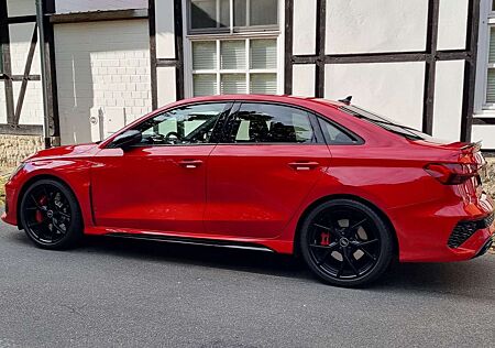 Audi RS3 Limousine Pano Leder Garantie 10/28 HeadUp 280 kmh