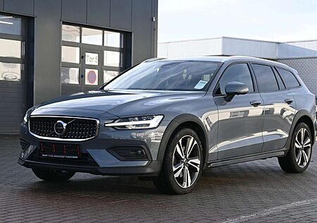 Volvo V60 B4 Diesel CC Plus AWD*360°*PANO*H&K*
