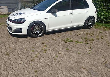 VW Golf GTI Volkswagen Golf 7 GTI Performance DSG