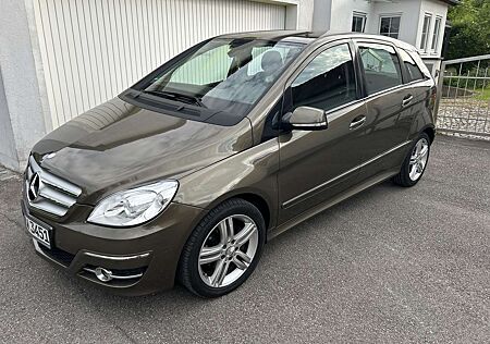 Mercedes-Benz B 200 CDI (245.208)