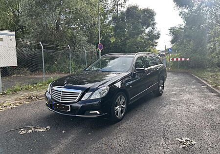 Mercedes-Benz E 350 E-Klasse T-Modell Diesel T CDI DPF 4Matic BlueEFFI