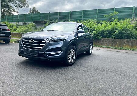 Hyundai Tucson blue Classic 2WD