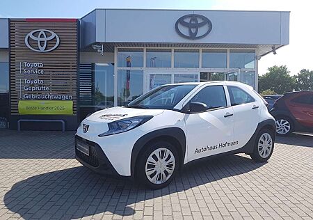 Toyota Aygo Basis - mit Einparksensoren und Ganzjahresreifen