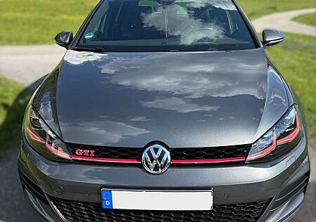 VW Golf GTI Volkswagen (BlueMotion Technology) Performance