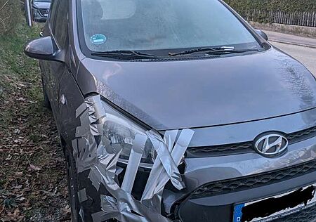 Hyundai i10 1.2 Fifa World Cup Edition - Unfallfahrzeug