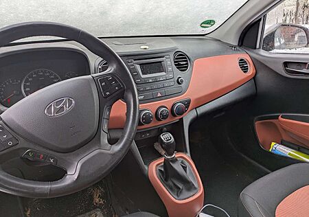 Hyundai i10 1.2 Fifa World Cup Edition - Unfallfahrzeug
