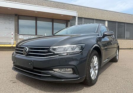 VW Passat Volkswagen Lim. Business DSG / Lederaussattung