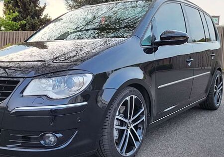 VW Touran Volkswagen 2.0 TDI DPF DSGHighline