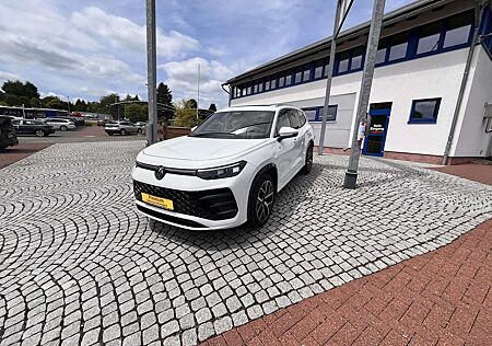 VW Tayron Volkswagen 2.0 TDI DSG 4Motion R-Line 20" Alu AHK Ledersitze