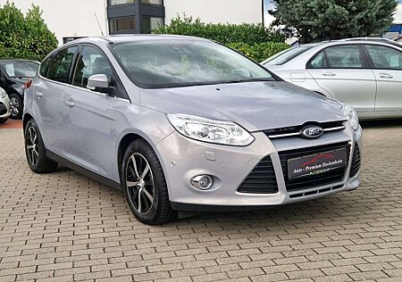 Ford Focus Lim. Titanium/EURO 5/NAVI/Bi-Xenon/PDC.VO.