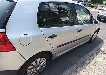 VW Golf Volkswagen 1.6 Automatik Comfortline