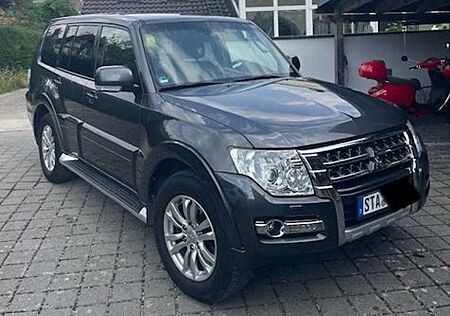 Mitsubishi Pajero 3,2d Kamera, HiFi Sound, Leder 7-sitzer