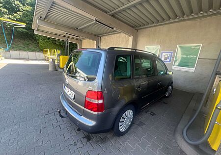 VW Touran Volkswagen 2.0 TDI DSG Trendline