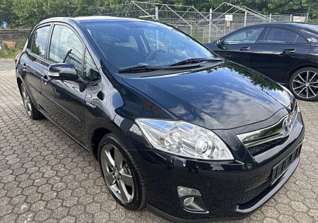 Toyota Auris Hybrid Travel
