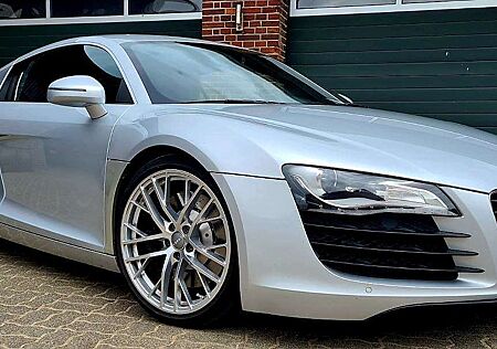 Audi R8 V8 4.2 FSi HANDSCHALTER / SH GEPFLEGTER ZUSTAND
