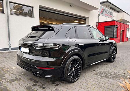 Porsche Cayenne Plug-In-Hybrid Platinum Edition, Approved, AGA