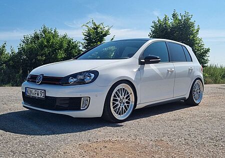 VW Golf GTI Volkswagen Golf 2.0 GTI