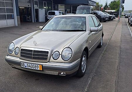 Mercedes-Benz E 200 Elegance