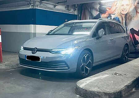 VW Golf Variant Volkswagen Active