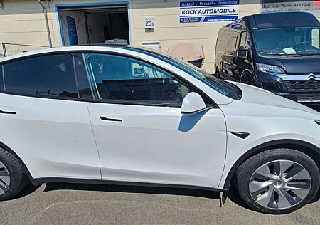Tesla Model Y Long Range Dual AWD
