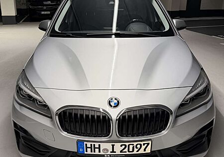 BMW 218 i Advantage // Sportpaket // Navi