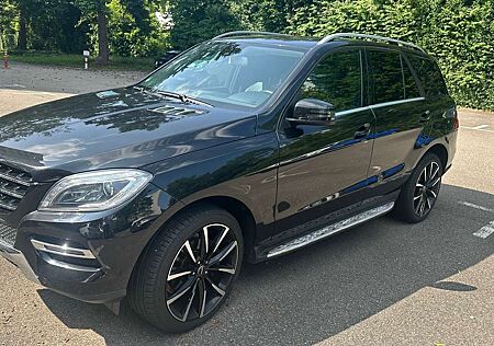 Mercedes-Benz ML 350 M-Klasse Diesel BlueTEC 4MATIC 7G-TRONIC
