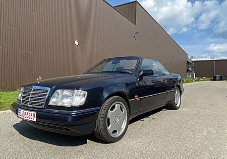 Mercedes-Benz E 220 CABRIO SPORTLINE W124