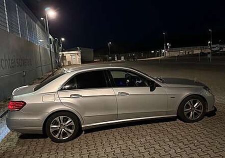 Mercedes-Benz E 220 CDI DPF BlueEFFICIENCY Automatik Avantgarde