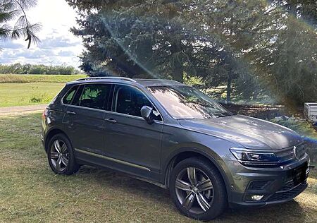 VW Tiguan Volkswagen Highline 4Motion STD PANO AHK