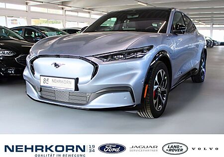 Ford Mustang Mach-E AWD 99 kWh Top Ausstattung + Panoramadach