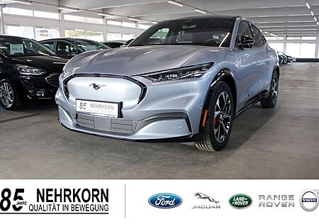 Ford Mustang Mach-E AWD 99 kWh Top Ausstattung + Panoramadach