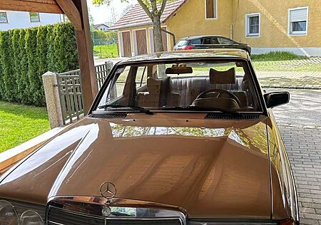 Mercedes-Benz 200