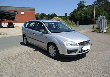 Ford Focus Turnier 1.6 16V Connection Tüv 06.2027